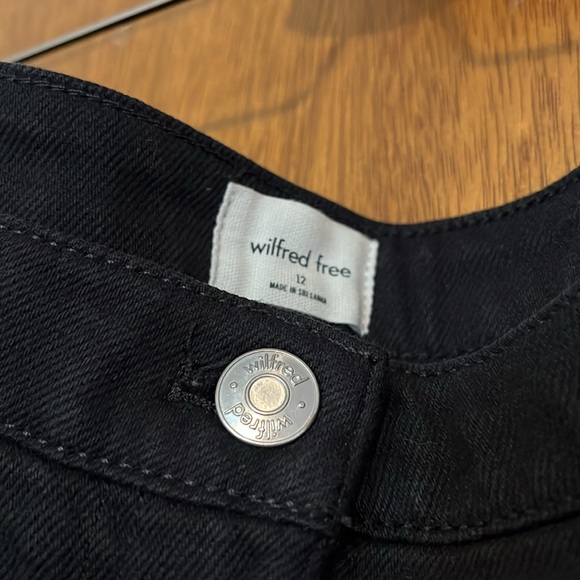 Wilfred Free Mercury Short - Picture 3 of 5